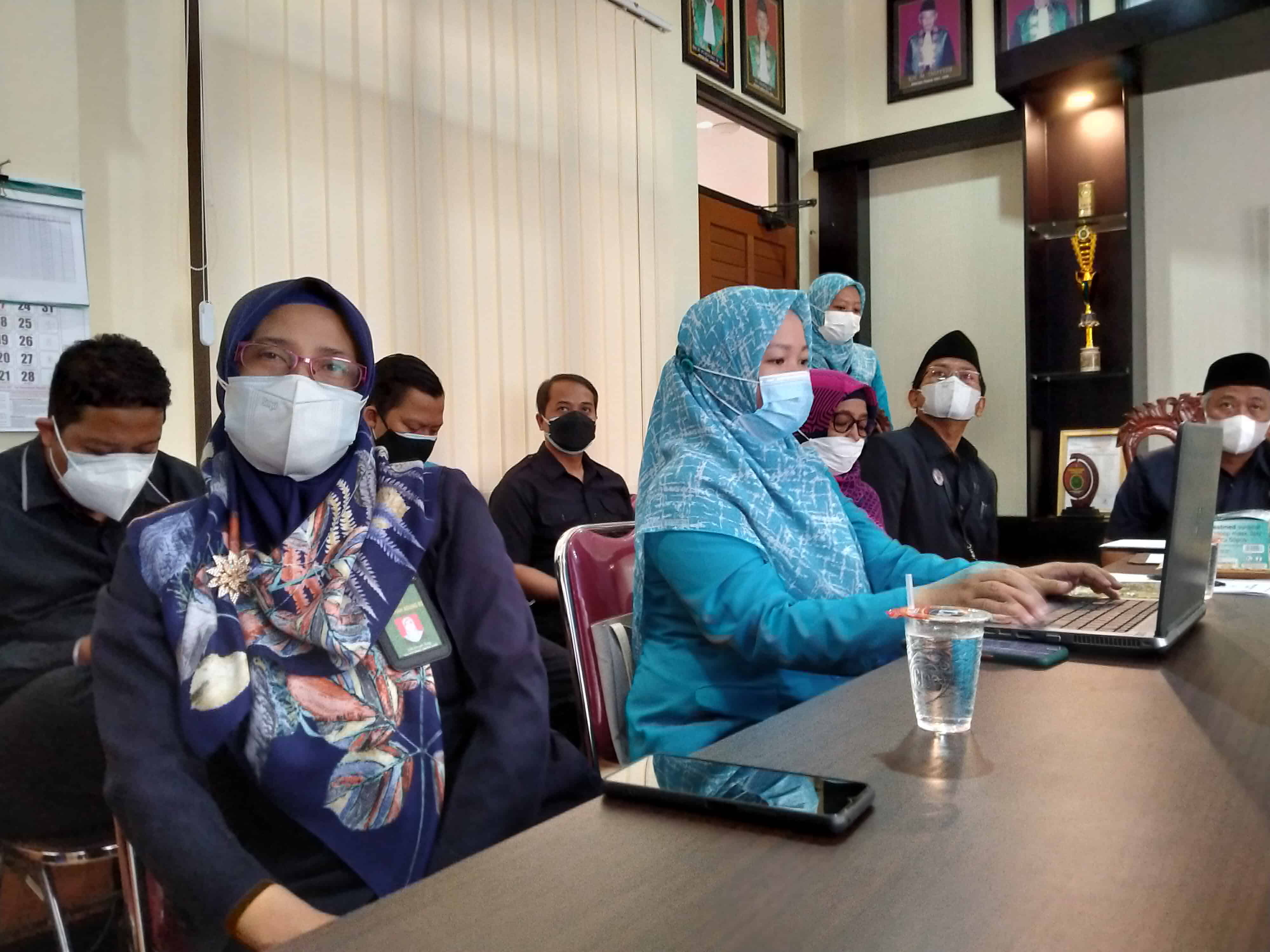 12 8 2021 Latihan Presentasi Zi 1