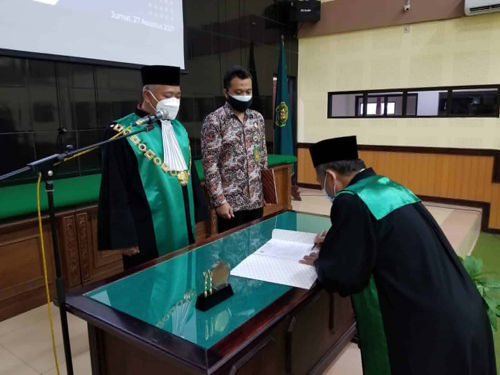 27 08 2021 Pelantikan Hakim 1