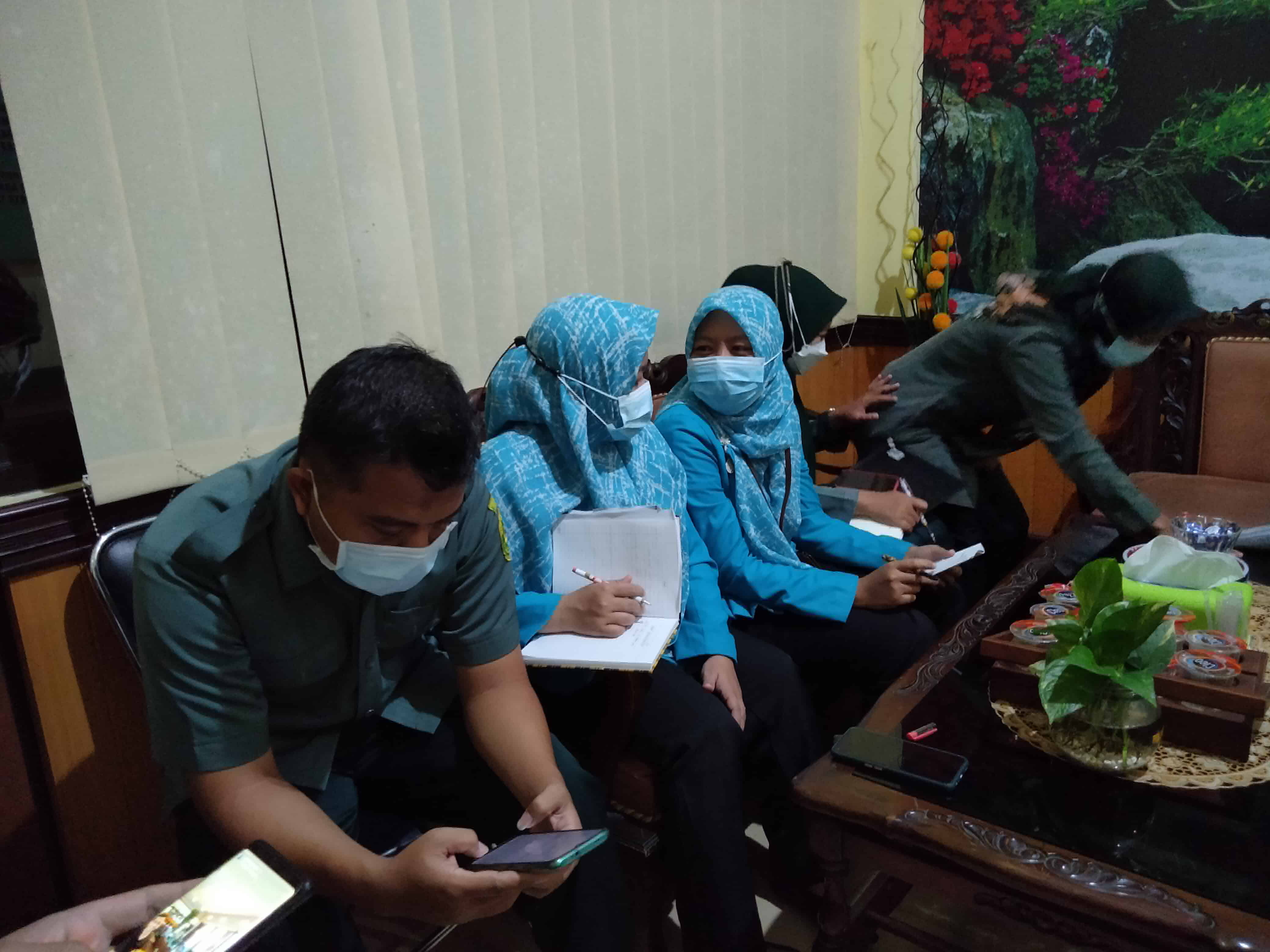 rapat kesekret 6 10 2